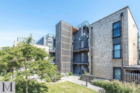 Ground Floor Flat On Bath Road!